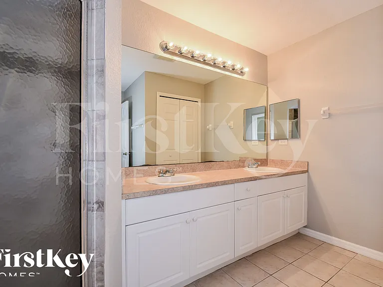 3619 NW 41st Ln — Photo 15