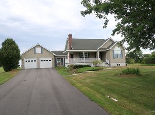 48 Field Rd, Sidney, ME 04330