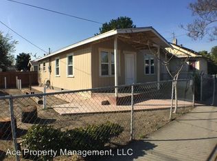 114 N Raitt St, Santa Ana, CA 92703
