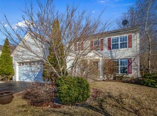 1736 Farmside Dr, Carpentersville, IL 60110