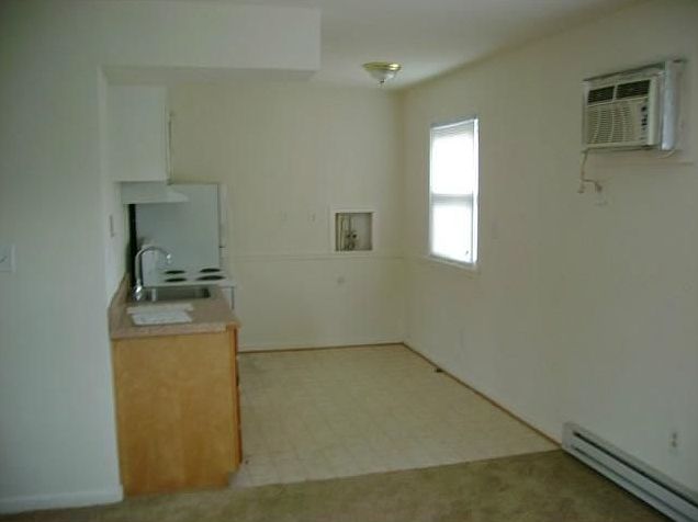 2nd image of 8004 Thompson Rd #B