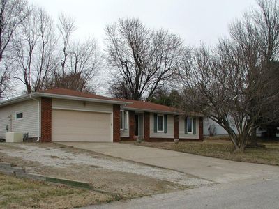 1027 W Woodland Dr, Republic, MO, 65738