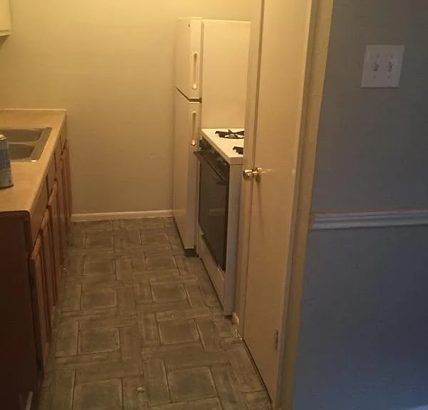 223 Kelsey Ave #4 — Photo 4