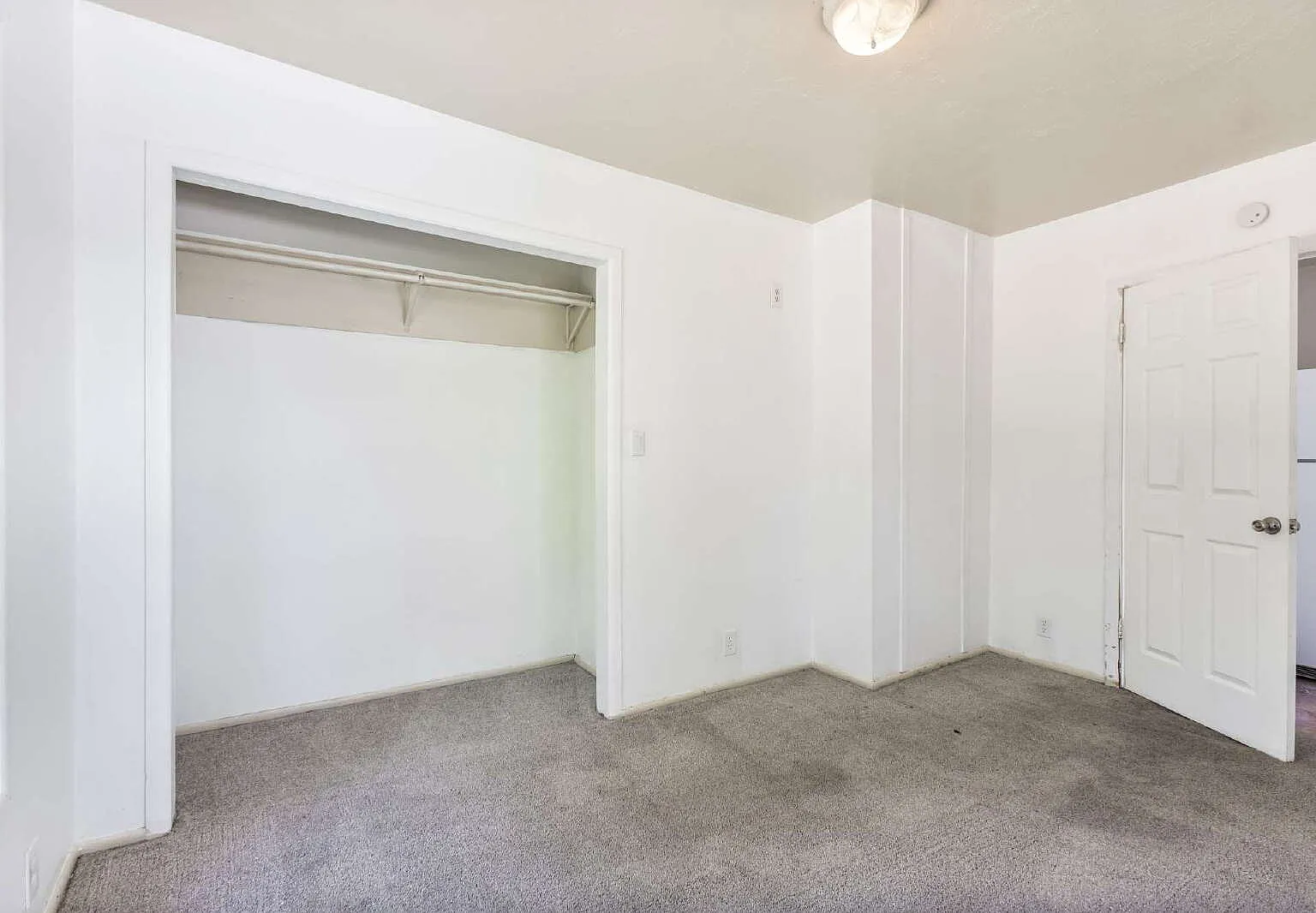 1 bed, 1.0 bath, 500 sqft, $875 — Photo 4