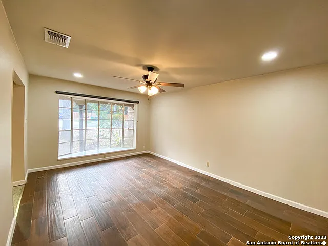 11039 Whisper Valley St — Photo 6