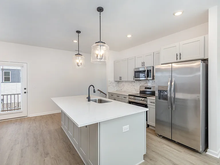 1205 Lomax Ave — Photo 15