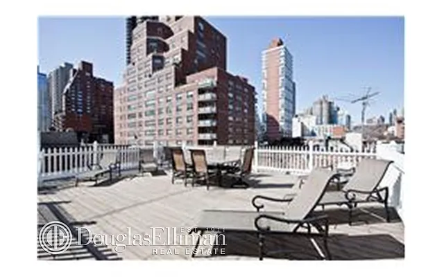 Sold by Douglas Elliman | media 14