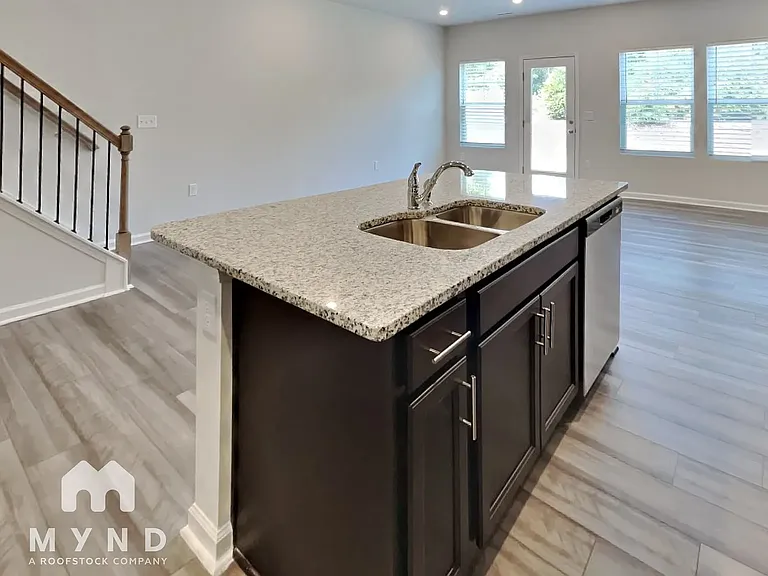 113 Peebles Dr — Photo 14