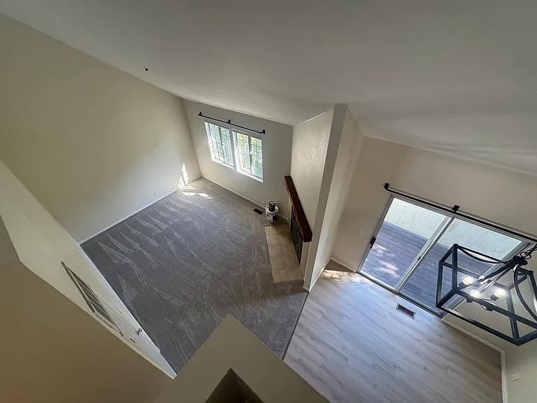 1043 Southwood Dr #J — Photo 13