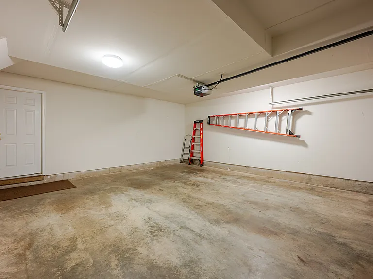 2714 Earls Ct — Photo 40