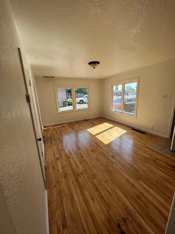 1309 Ave C - 1 — Photo 1