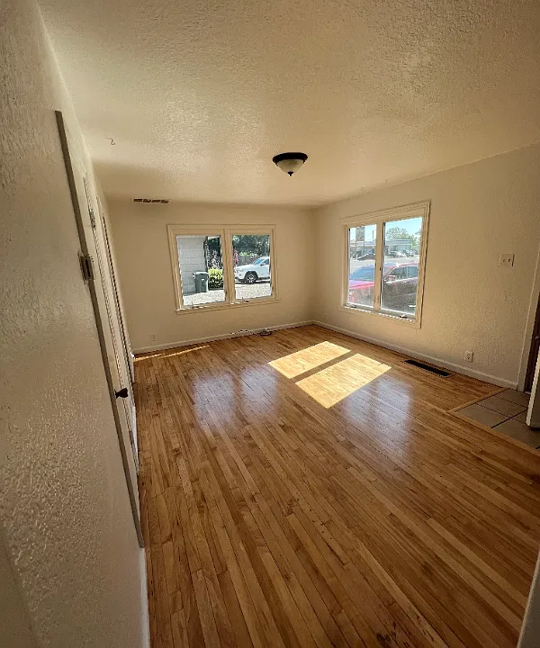 1309 Avenue C #A