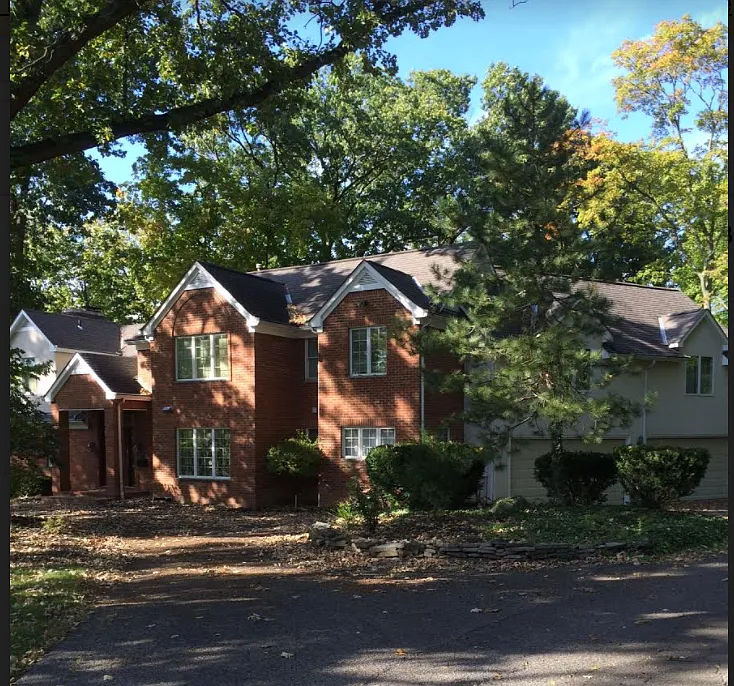2460 Fishinger Rd photo 1