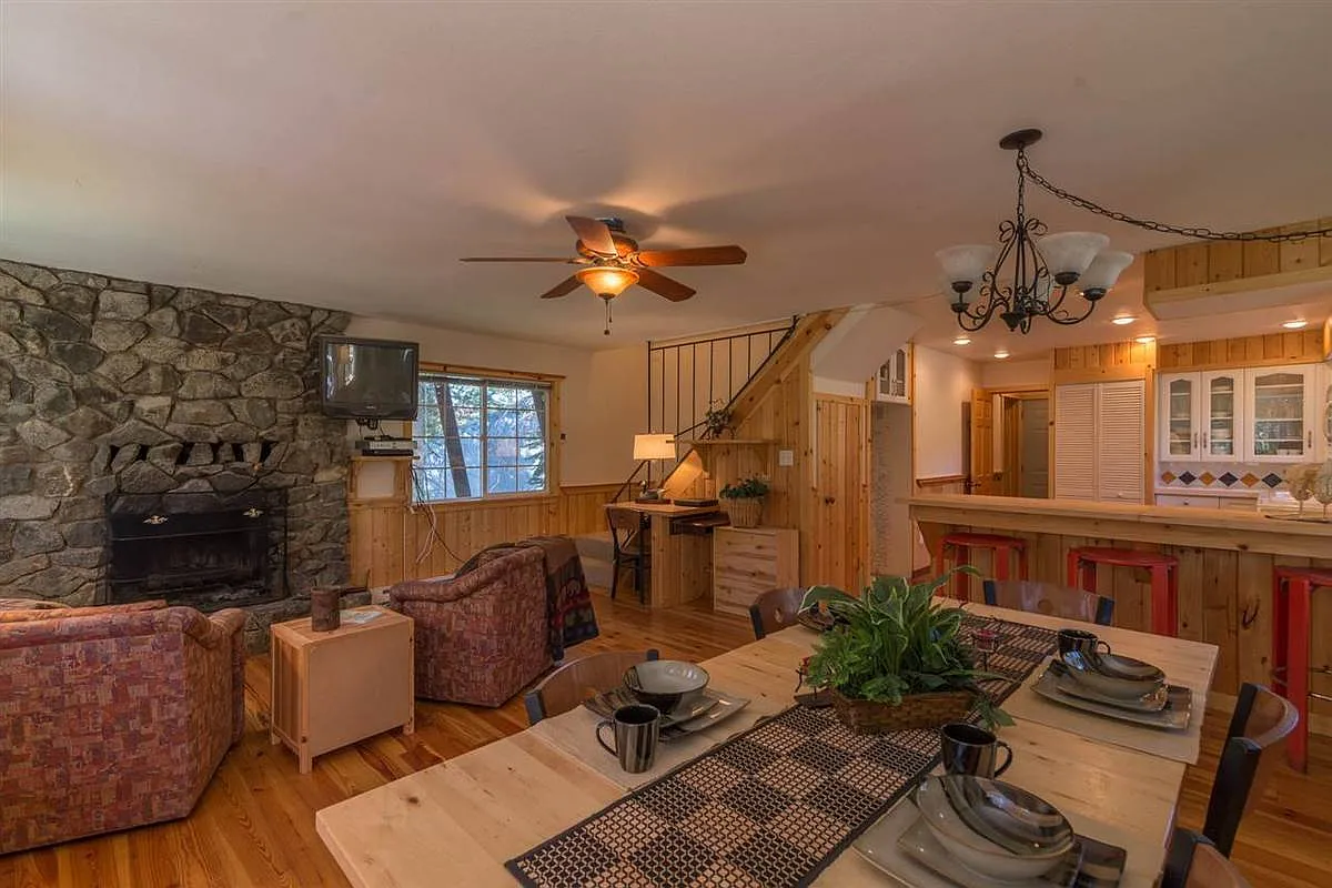 3 bed, 2000 sqft, $3,450 — Photo 3