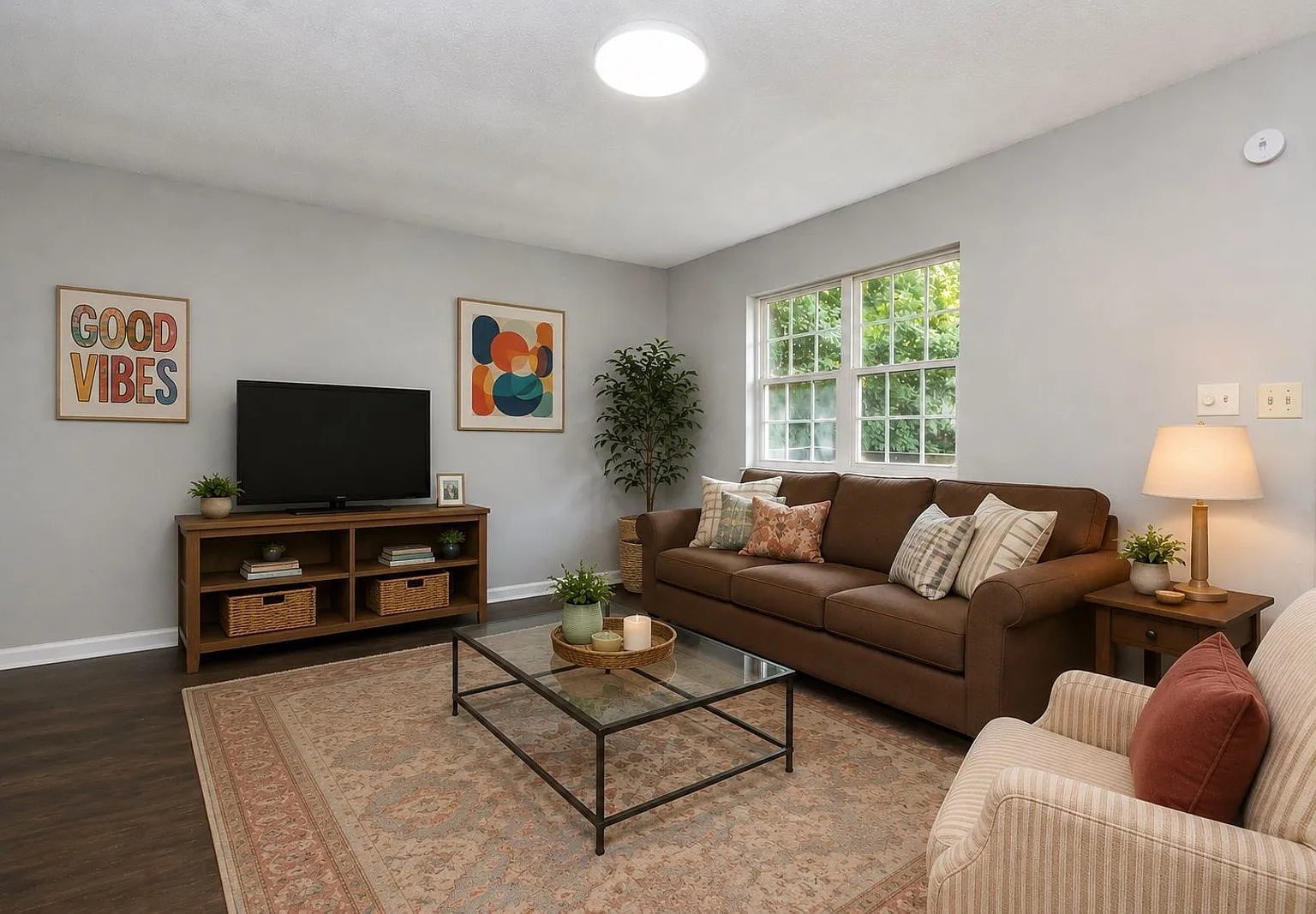4 bed, 1.5 bath, 1224 sqft, $1,550 — Photo 2