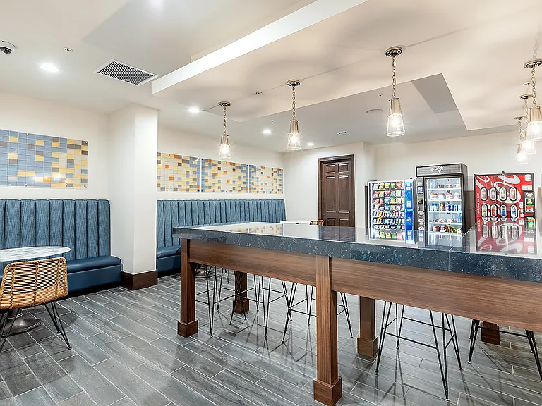 Cortland Portofino Place — Photo 38