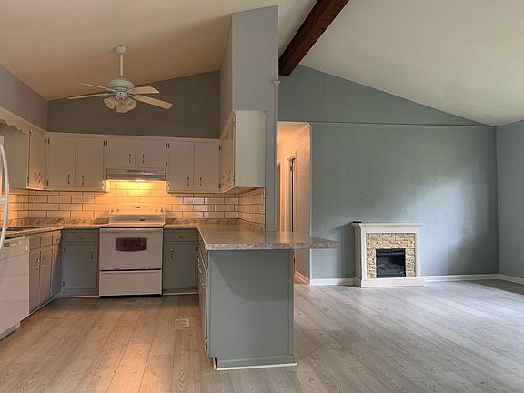 5th image of 110 Jasper Dr
