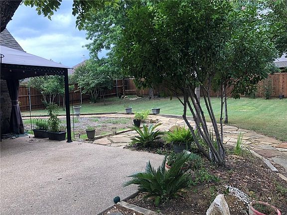 4th image of 109 Lakehill Dr