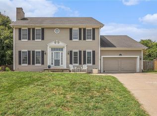 111 Wisteria Ct, Smithville, MO 64089