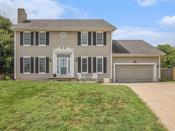 111 Wisteria Ct, Smithville, MO 64089