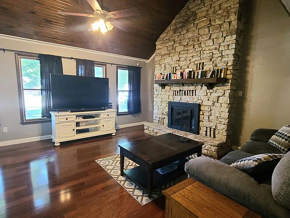 4th image of 2026 Southridge Dr