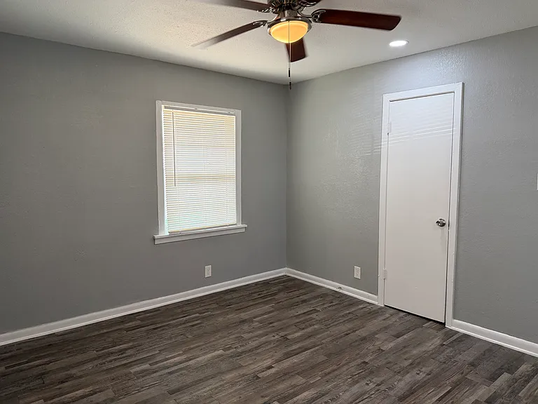 2506 Normont Cir — Photo 11
