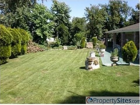 2nd image of 19466 N Sycamore Ave