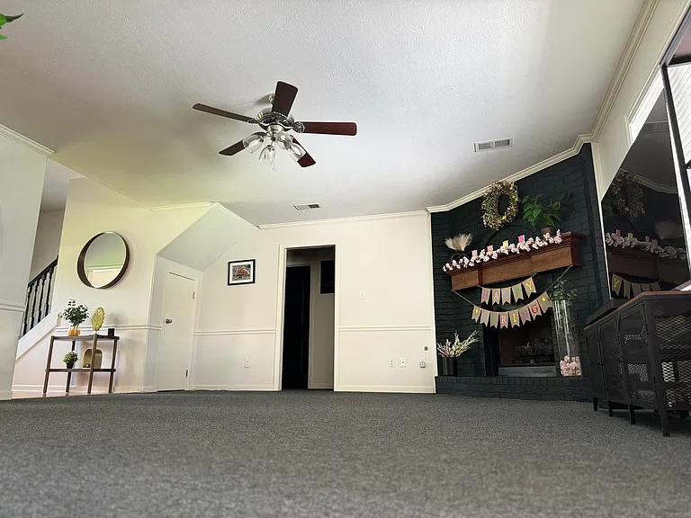 334 Meadowland Dr — Photo 9