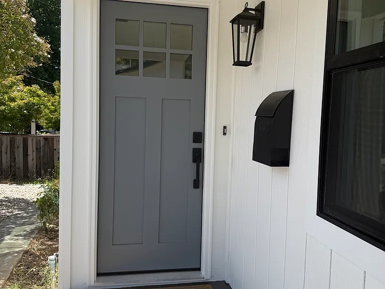 105 Marion Ln — Photo 2