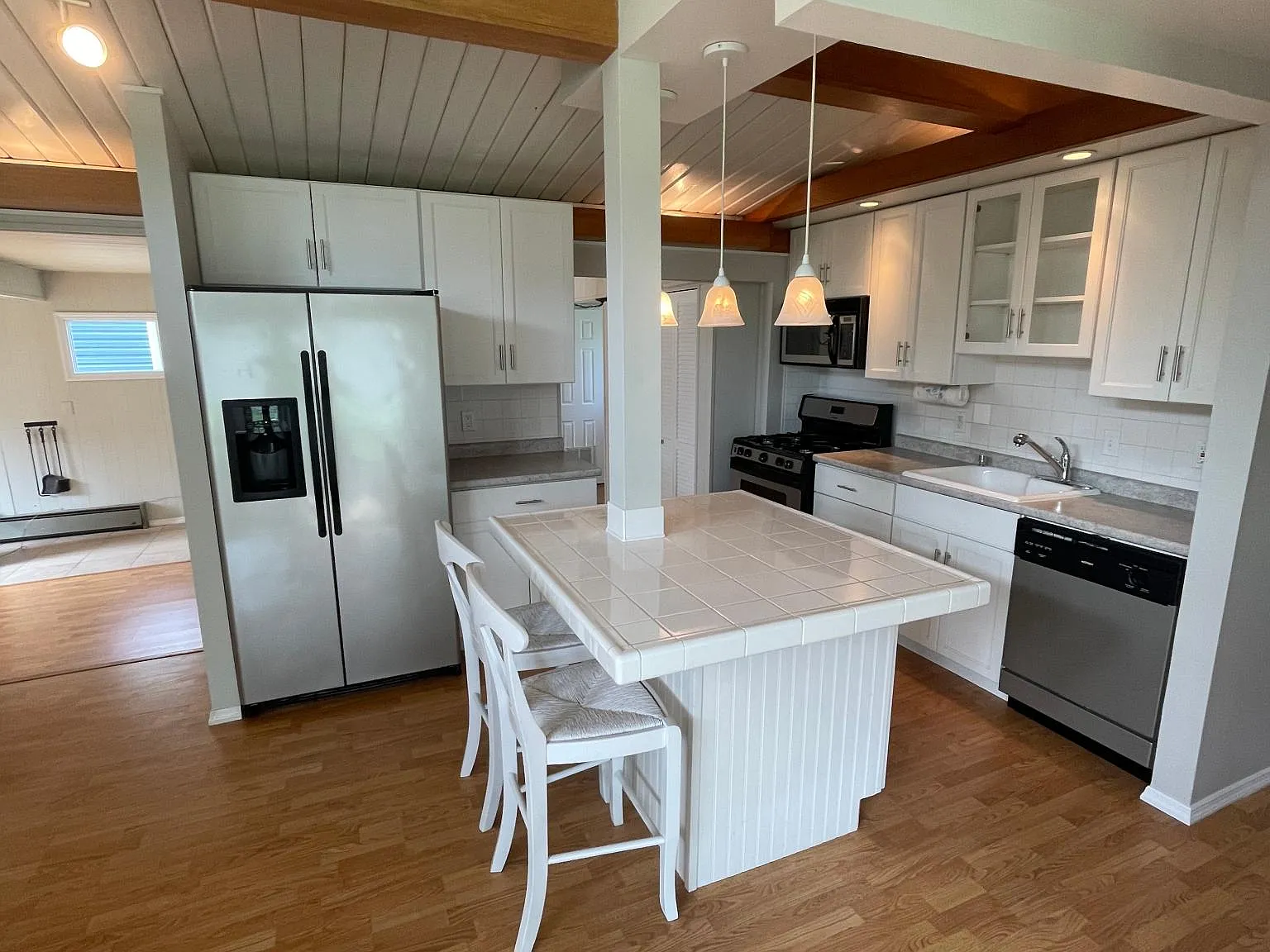 3 bed, 1261 sqft, $2,250 — Photo 4