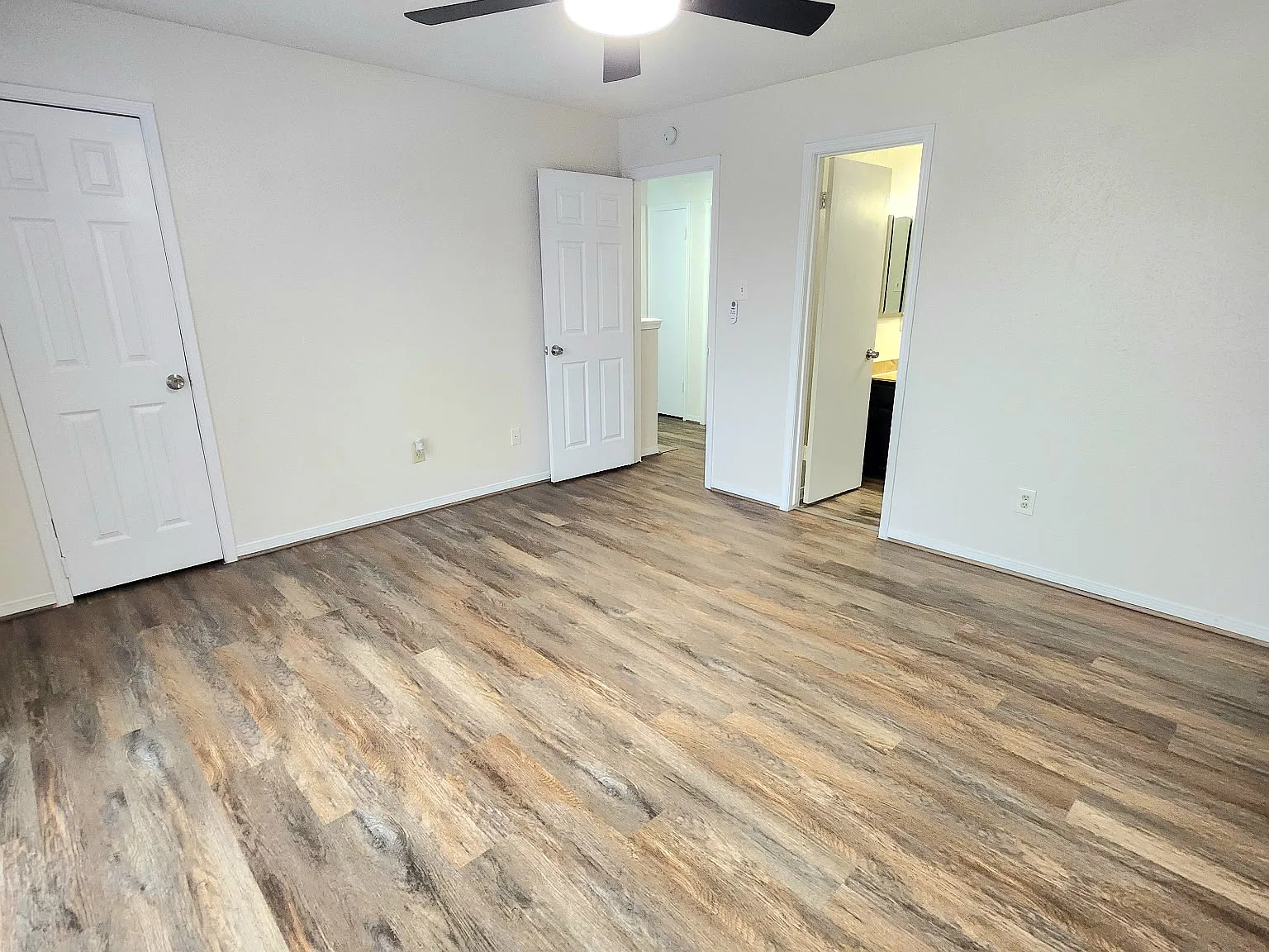 10045 Emerald Creek Drive - 1 — Photo 3