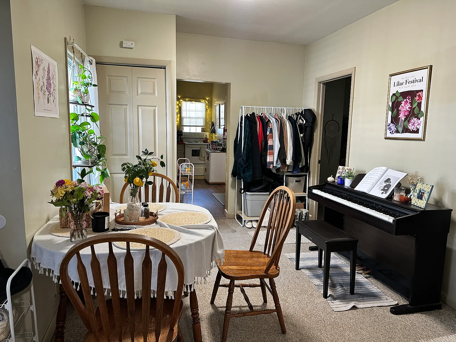 2 bed, 1000 sqft, $1,550 — Photo 3