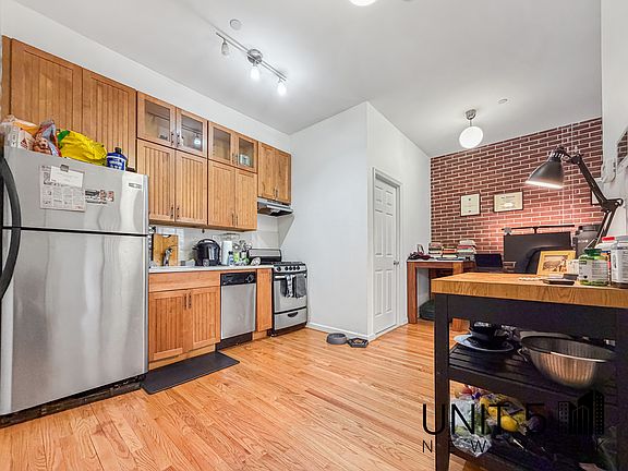 4th image of 17 Judge St APT 2B