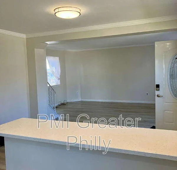 1523 W Cheltenham Ave — Photo 6