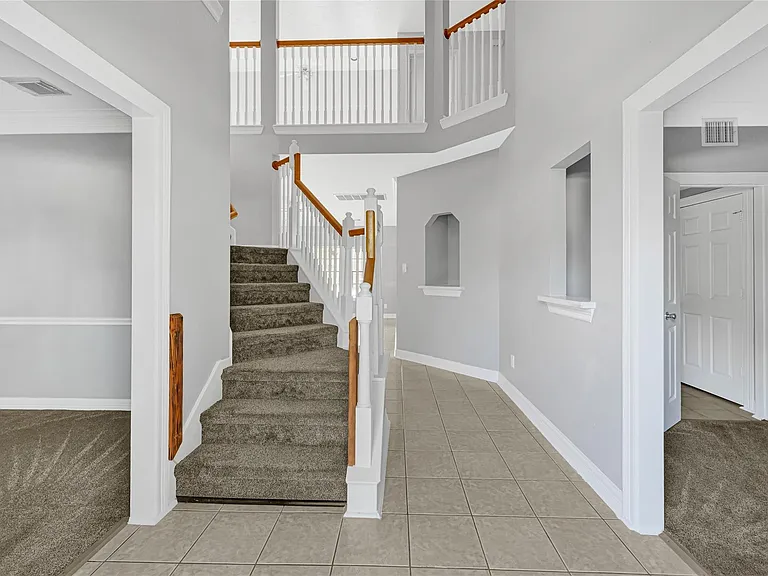 202 Cascade Pines Dr — Photo 4