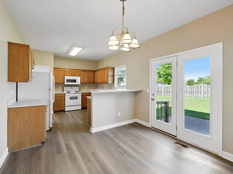 1030 Persimmon Dr — Photo 7