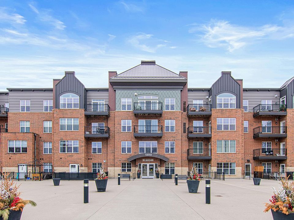 1st image of 1800 Graham Ave Unit 332