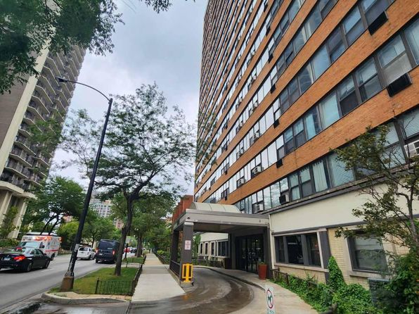 6030 N Sheridan Rd APT 405