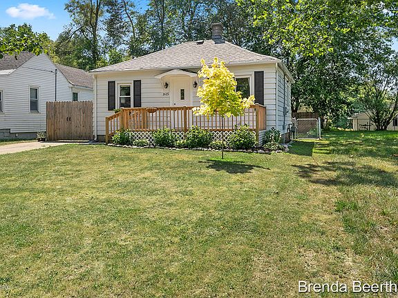 2nd image of 1615 Hanchett Ave NW