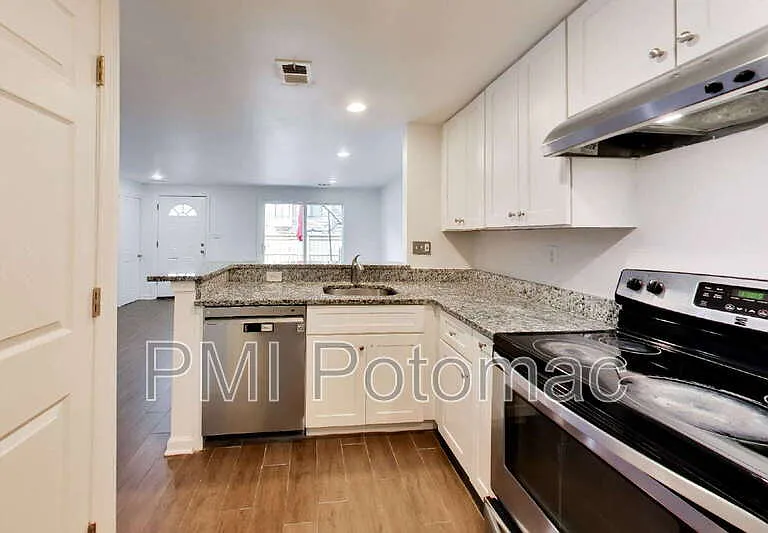 9391 Chadburn Pl — Photo 11