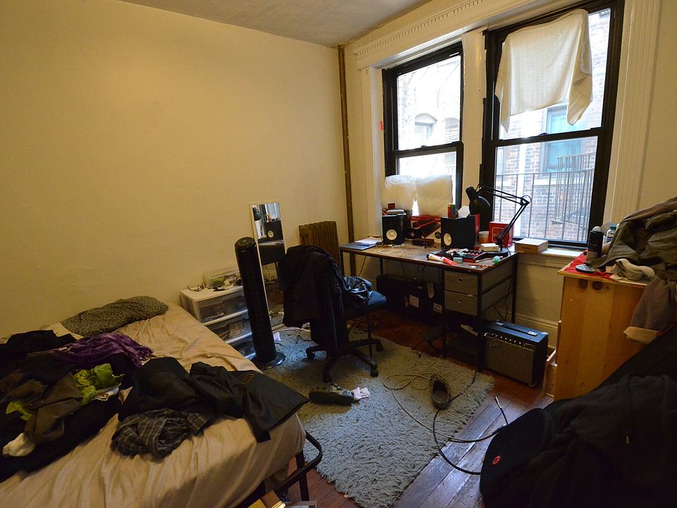 2nd image of 59 Burbank St APT 15
