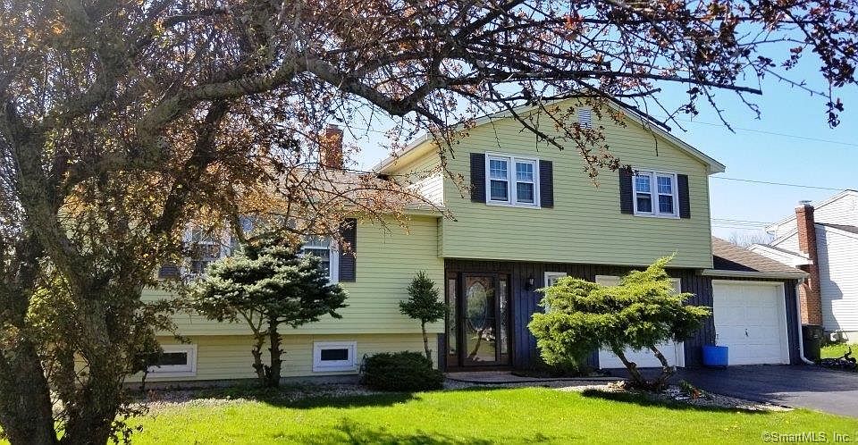 1st image of 130 Pheasant Dr