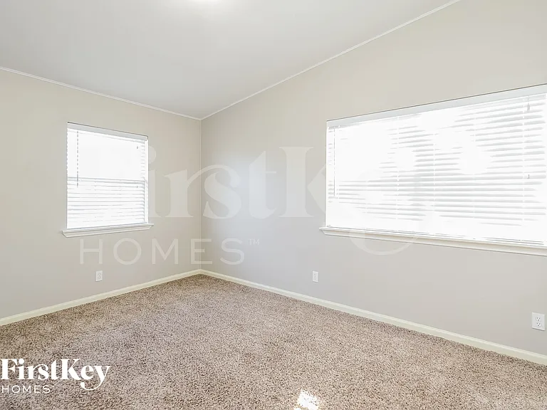 6127 Bright Valley Dr — Photo 12
