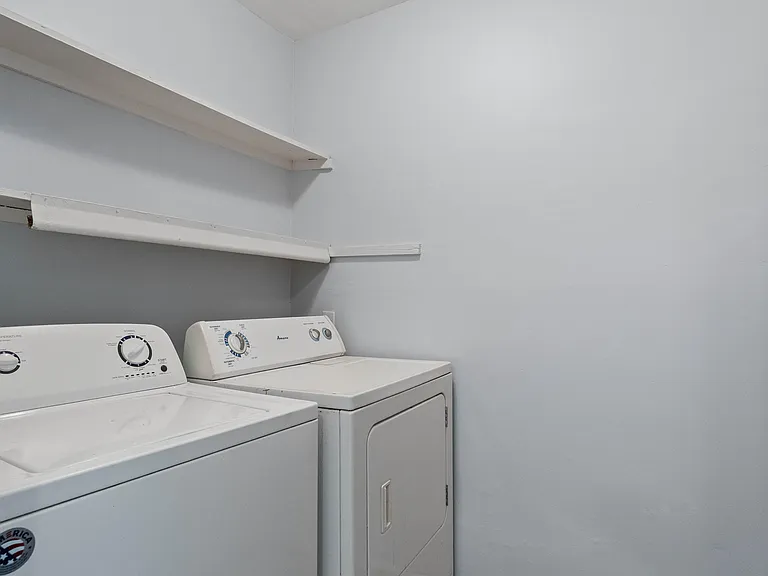 5 Regent Ct — Photo 3