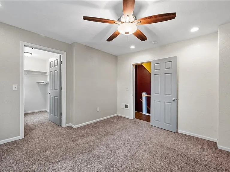 38 Pasadena St — Photo 14