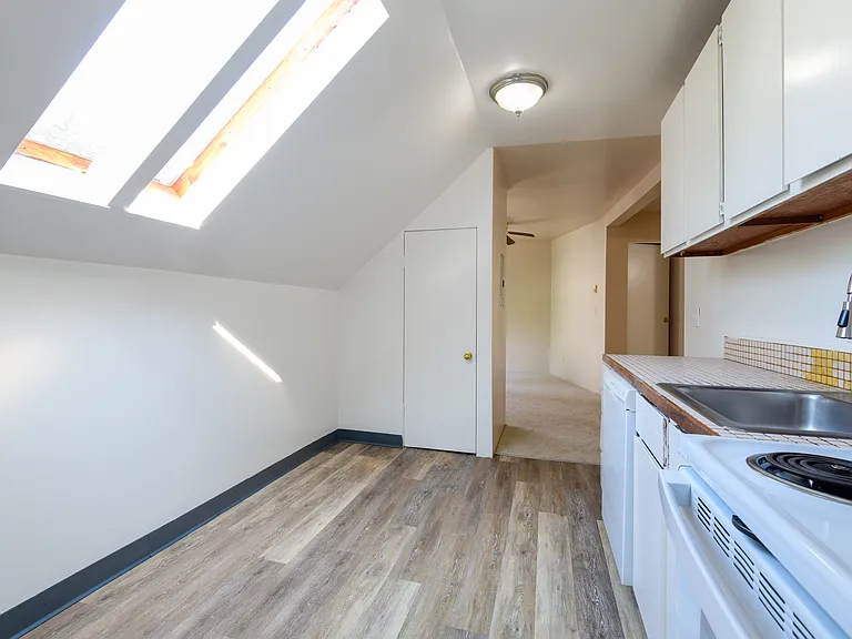 Shannon Apartments — Photo 10