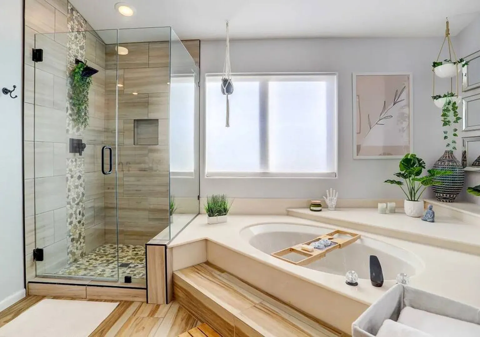 Private Saltwater Pool & Hot Tub Oasis w/ WiFi — Photo 4