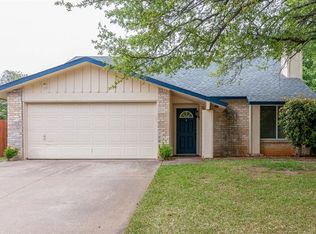 3208 Red Oak Ln, Bedford, TX 76021