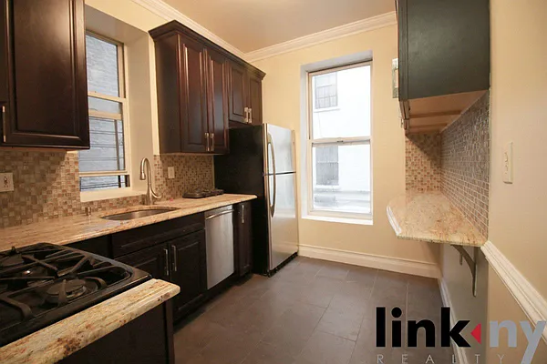 Rented by Link NY Realty | media 9