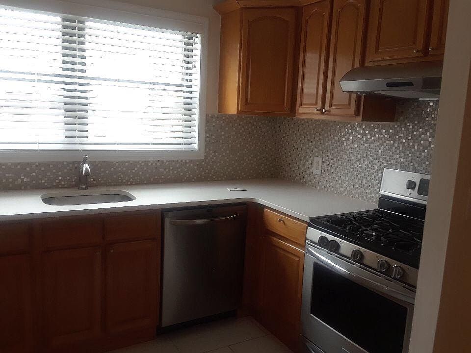 1st image of 3283 Spencer Dr